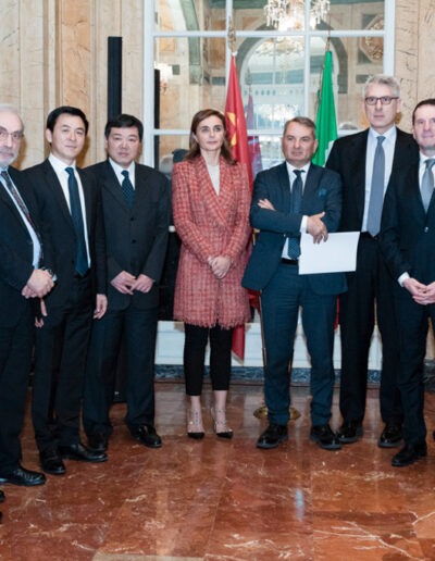 fotografia scattata al Grand Hotel di Roma con delegazione diplomatica cinese da Gilberto Maltinti dello Studio Parioli Fotografia. Servizi fotografici e video dedicati a istituzioni, società, aziende, organizzatori di eventi e congressi.