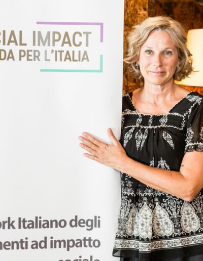 fotografia scattata a Giovanna Melandri, Presidente di Social Impact Agenda per l’Italia da Gilberto Maltinti, dello studio Parioli Fotografia. Lo Studio realizza Servizi fotografici e video dedicati a istituzioni, società, aziende, organizzatori di eventi e congressi.