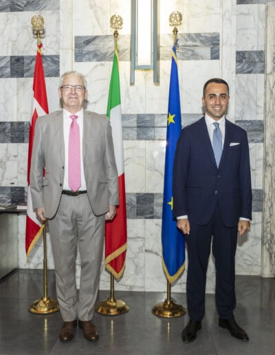 fotografia scattata al Ministero degli Esteri, con il Ministro Di Maio, da Gilberto Maltinti dello Studio Parioli Fotografia. Servizi fotografici e video dedicati a istituzioni, società, aziende, organizzatori di eventi e congressi.