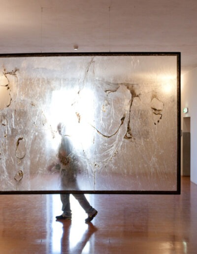Da quindici anni lo studio fotografico PARIOLI_FOTOGRAFIA, del fotografo professionista e docente di fotografia Gilberto Maltinti, esegue servizi dedicati espressamente a musei, gallerie d’arte e hub culturali. Lo Studio collabora con artisti, perfomer, gallerie d’arte, musei, hub culturali, case d’asta, curatori, restauratori, periti assicurativi e con privati che hanno l’esigenza di ottenere fotografie di alta qualità che rappresentino fedelmente le proprie mostre, esibizioni e performance. Per portfolio, cataloghi, fine art print, art insurance print, gallery on line.